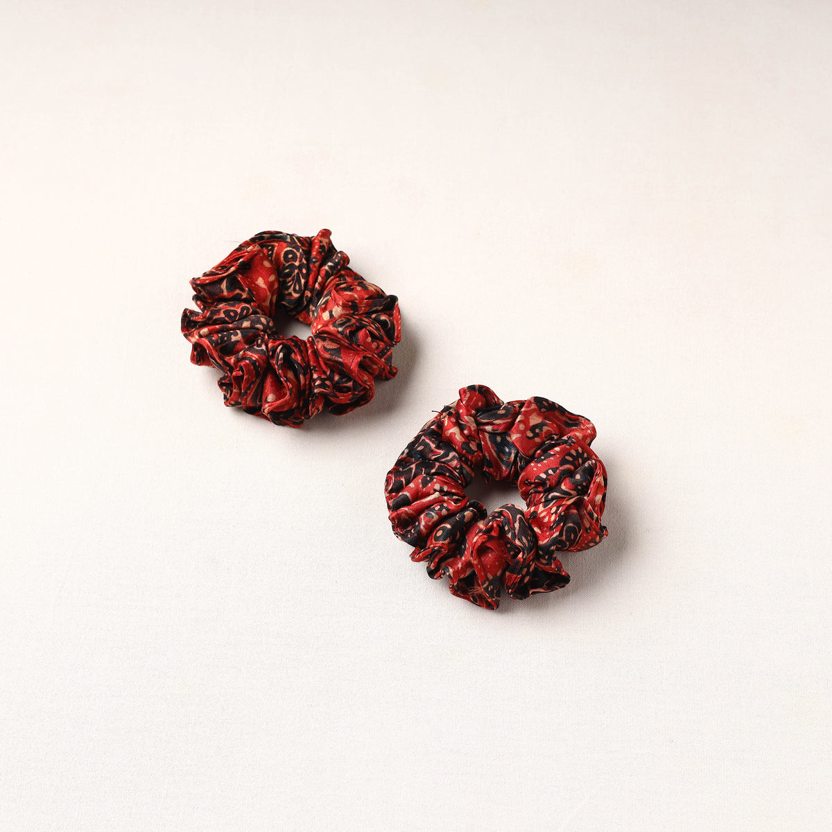 Handmade Fabart Rubber Band/Scrunchies (Set of 2) 32