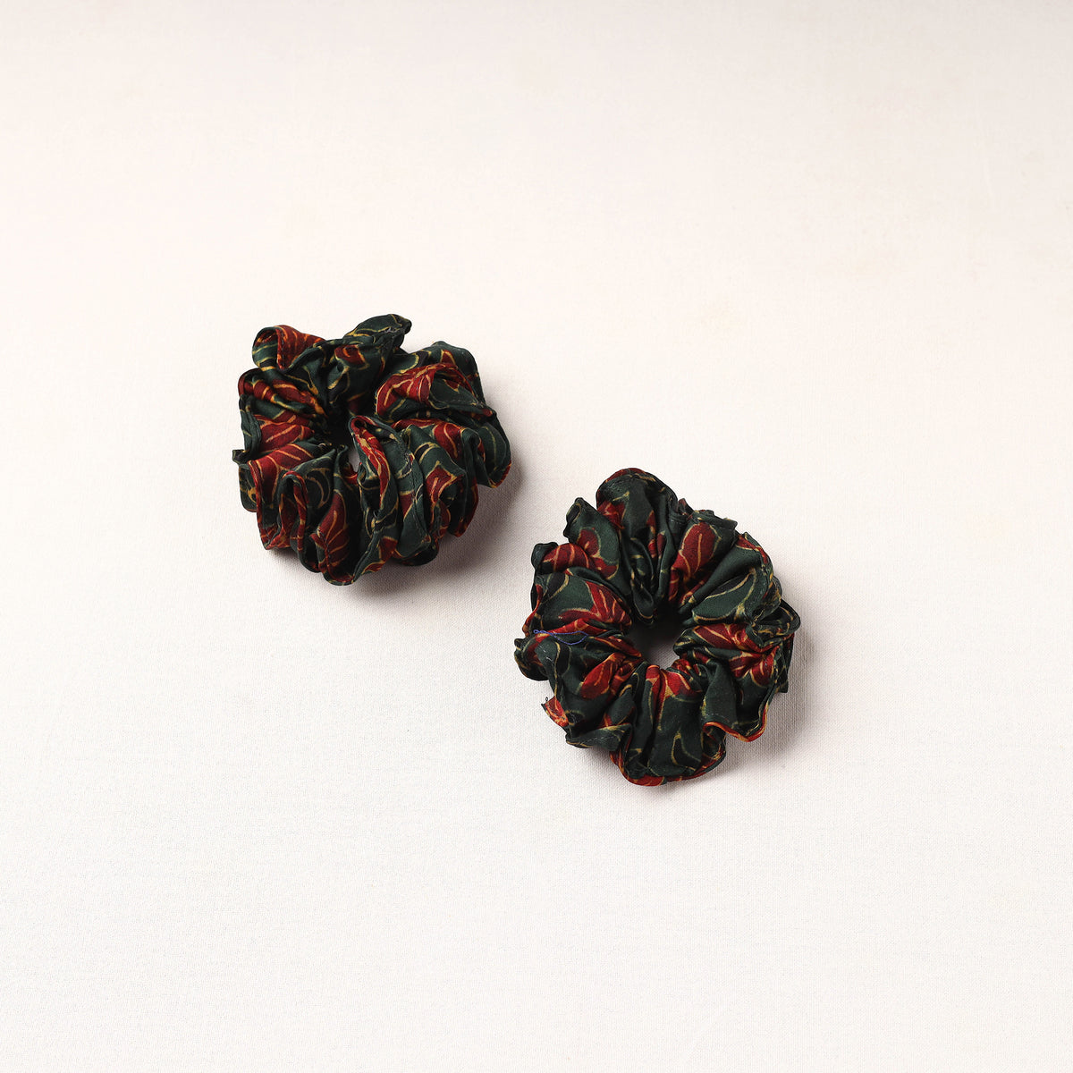 Handmade Fabart Rubber Band/Scrunchies (Set of 2) 33