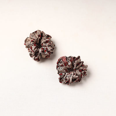 Handmade Fabart Rubber Band/Scrunchies (Set of 2) 40