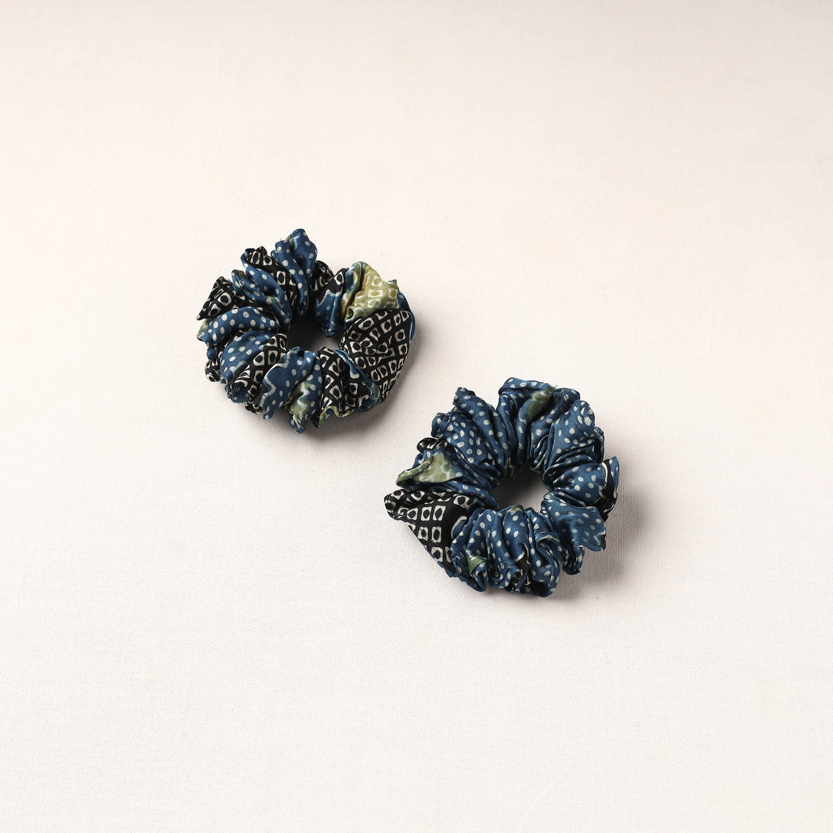 Handmade Fabart Rubber Band/Scrunchies (Set of 2) 42