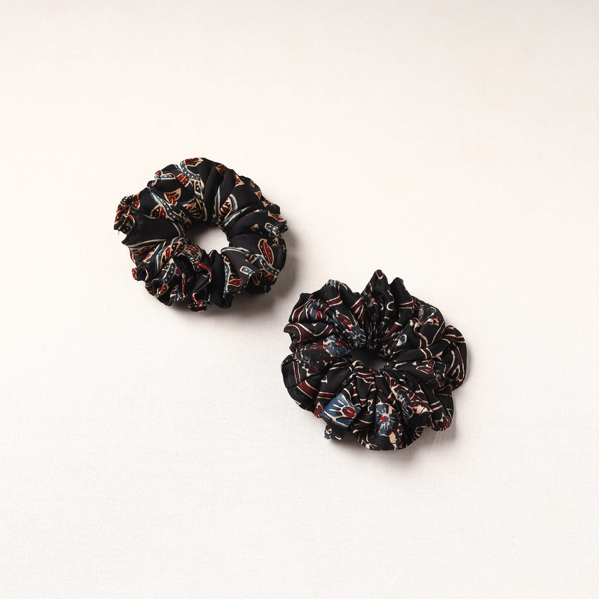 Handmade Fabart Rubber Band/Scrunchies (Set of 2) 48