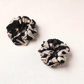 Handmade Fabart Rubber Band/Scrunchies (Set of 2) 49