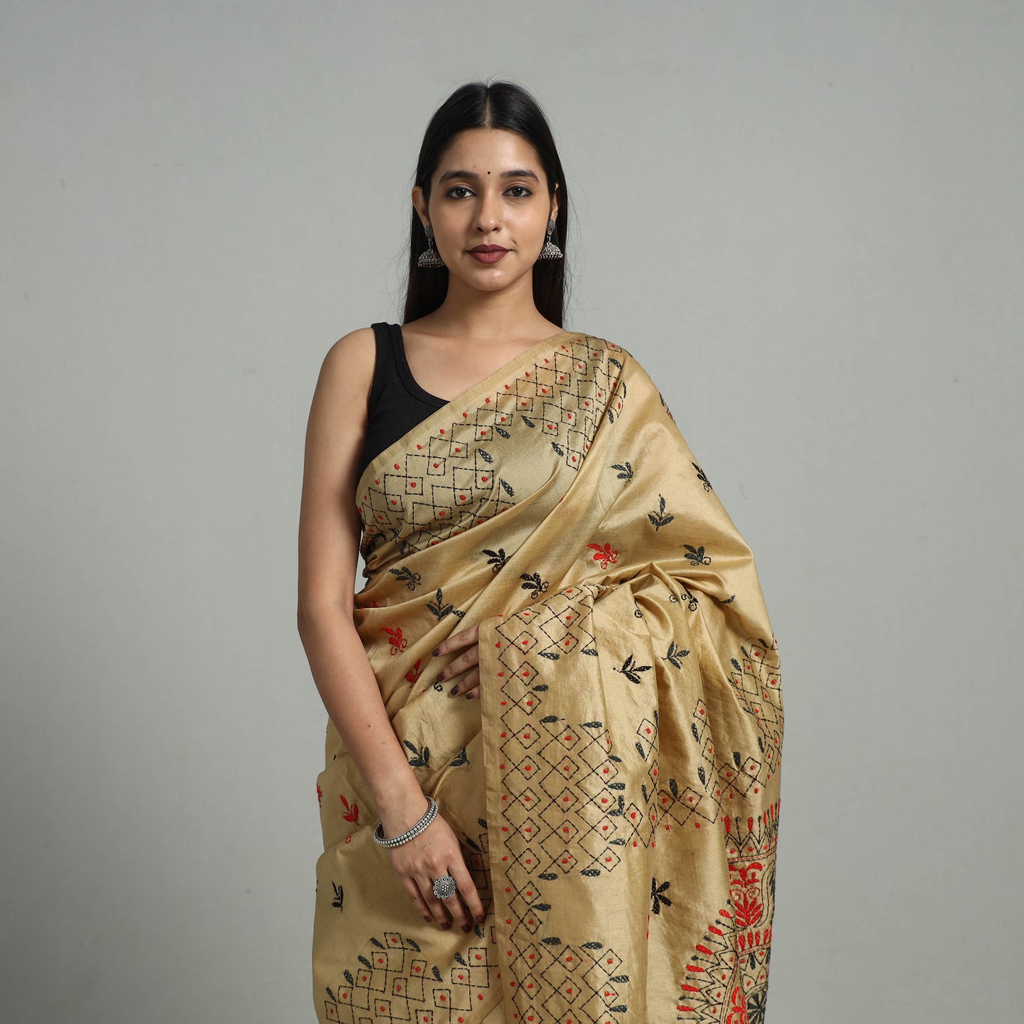 Beige - Handcrafted Bengal Nakshi Kantha Work Silk Saree 19