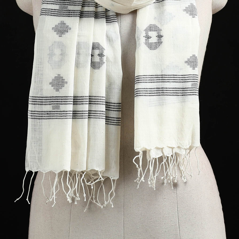 White - Burdwan Jamdani Handloom Cotton Stole with Tassels 02