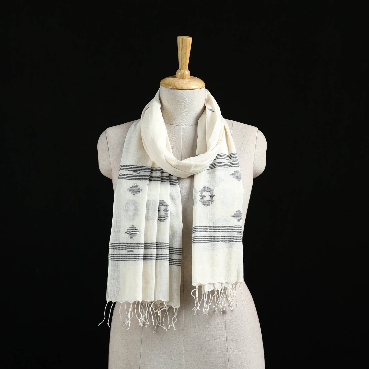 White - Burdwan Jamdani Handloom Cotton Stole with Tassels 02
