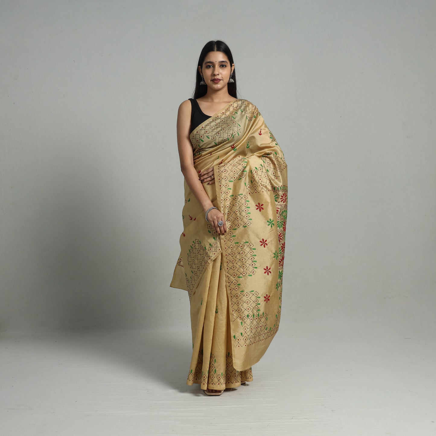 Beige - Handcrafted Bengal Nakshi Kantha Work Silk Saree 29