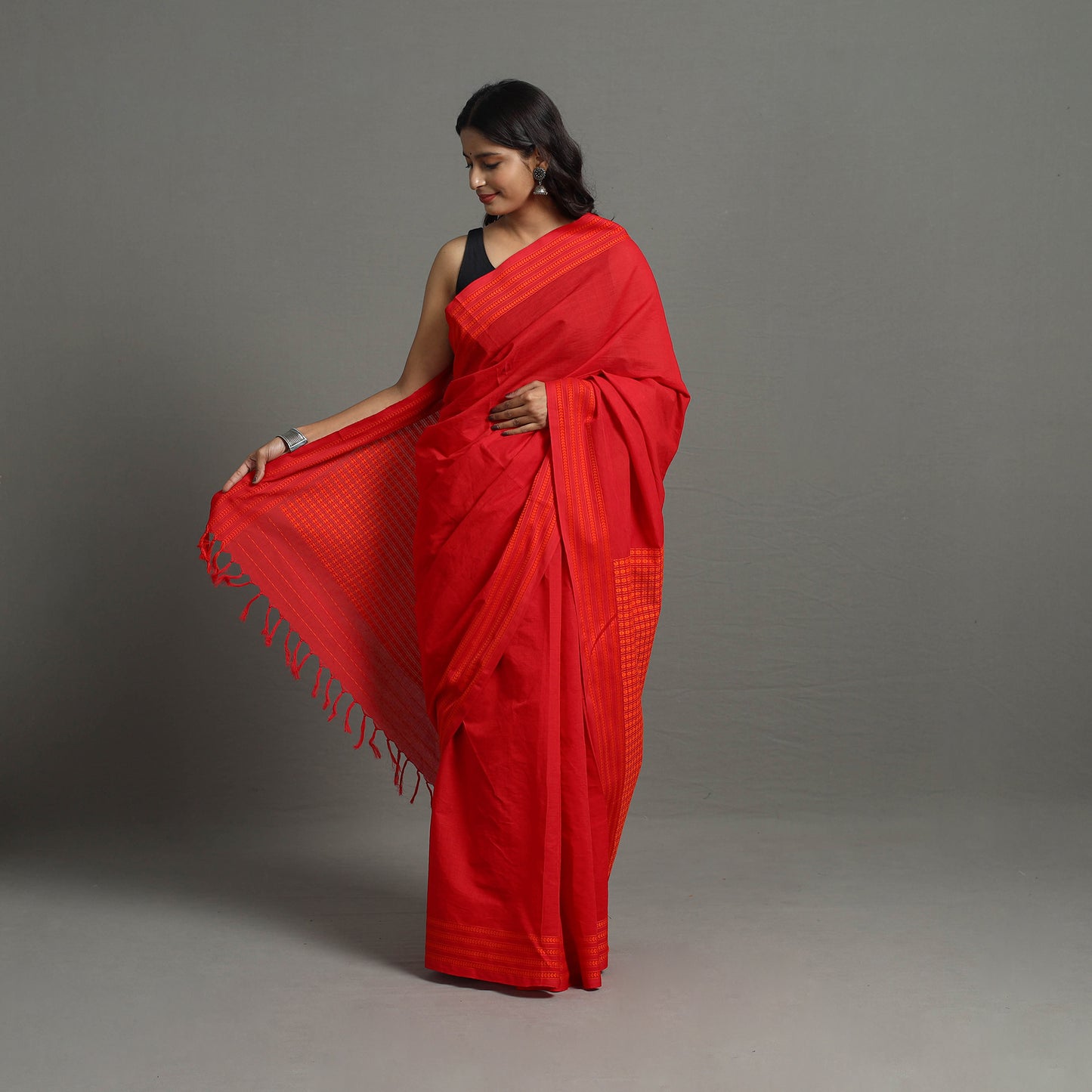 Red - Bengal Handwoven Cotton Begampuri Saree 02