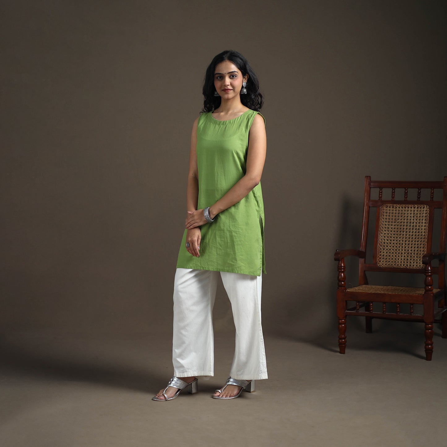 Jacquard Cotton Sleeveless Short Kurta for Women 41