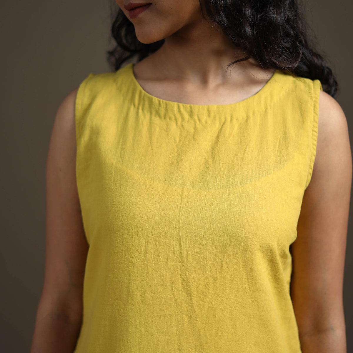 Jacquard Cotton Sleeveless Short Kurta for Women 40