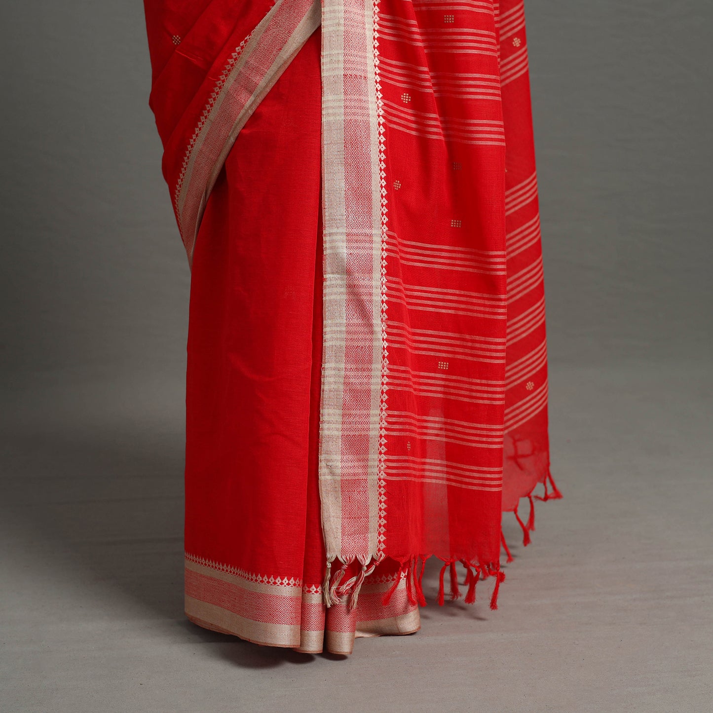 Red - Bengal Handwoven Cotton Buti Begampuri Saree 12