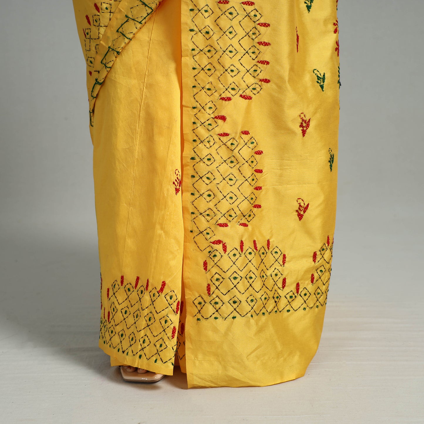 Yellow - Handcrafted Bengal Nakshi Kantha Work Silk Saree 37