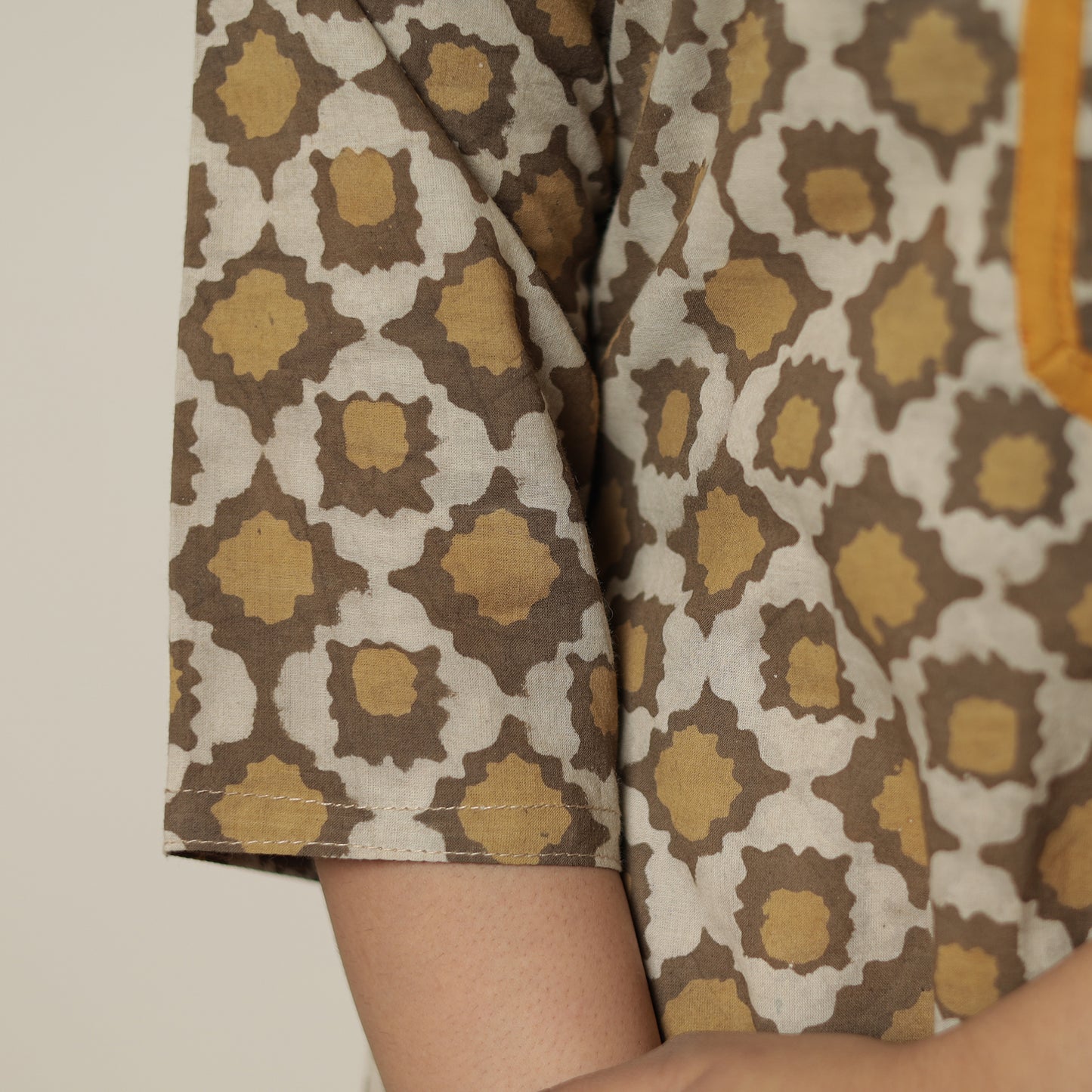 Buy Akola Hand Block Printed Cotton Straight Kurta with Kutch Embroidery Patchwork 30 Online at iTokri.com