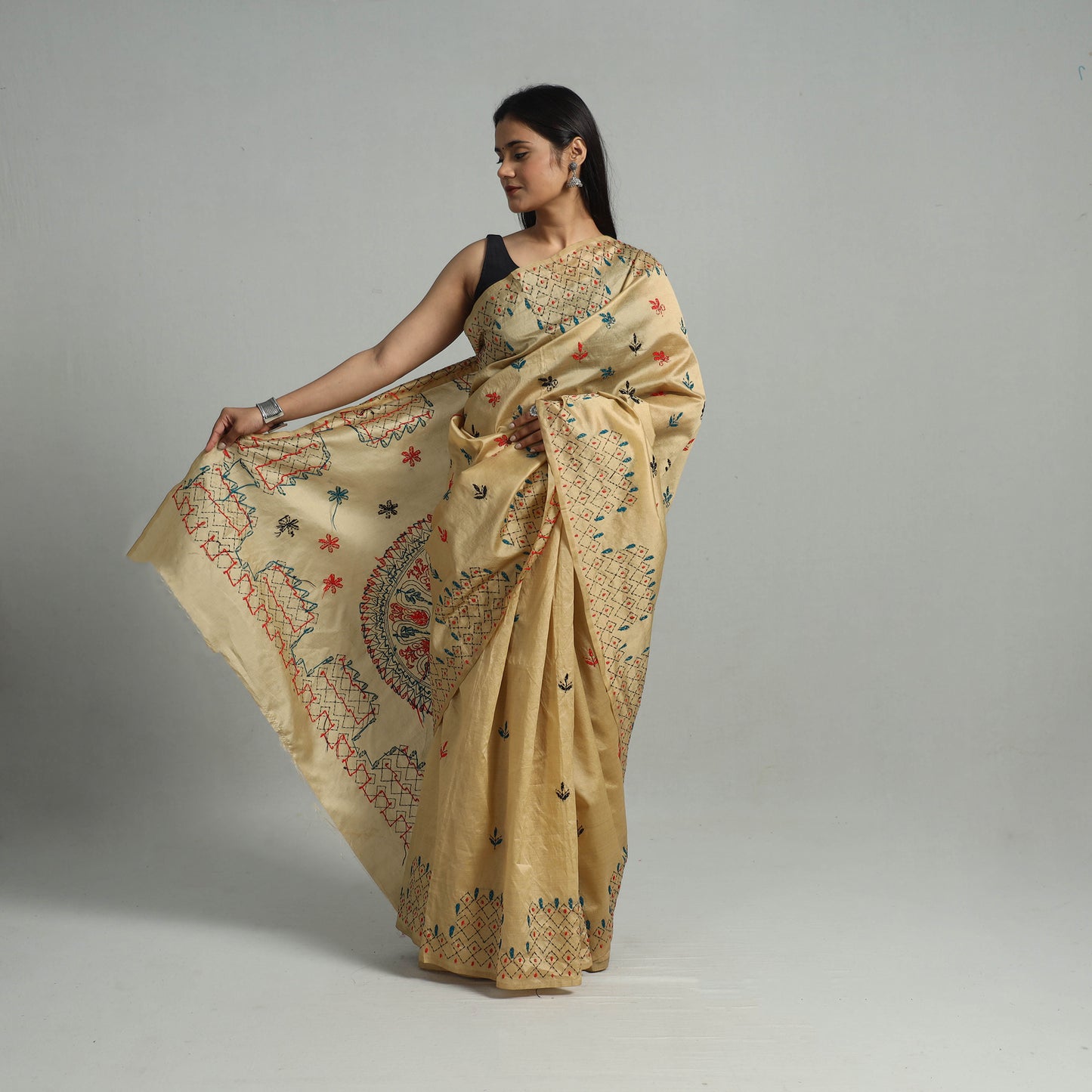 Beige - Handcrafted Bengal Nakshi Kantha Work Silk Saree 40