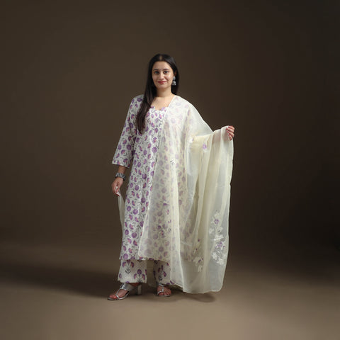Sanganeri Floral Print Cotton Suit Set with Applique Dupatta for Women 07