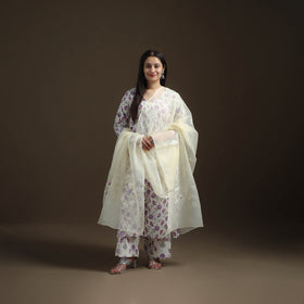 Sanganeri Floral Print Cotton Suit Set with Applique Dupatta for Women 07