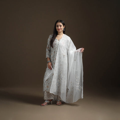 Sanganeri Floral Print Cotton Suit Set with Applique Dupatta for Women 05