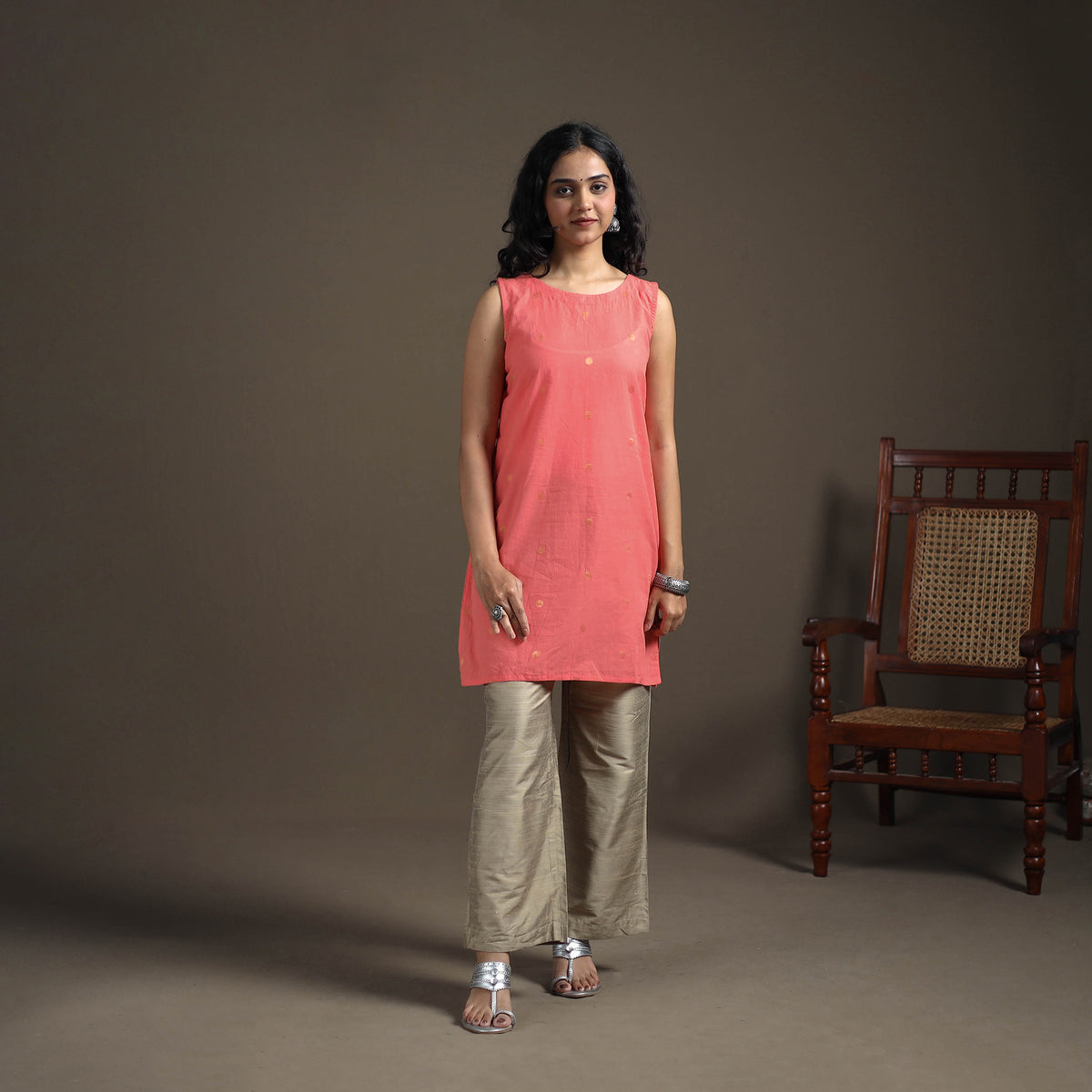 Jacquard Cotton Sleeveless Short Kurta for Women 38