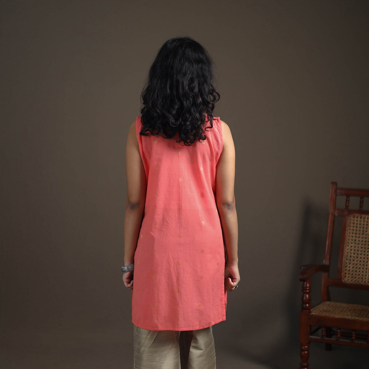 Jacquard Cotton Sleeveless Short Kurta for Women 38