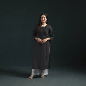 Plain Running Stitch Pintuck Cotton Straight Long Kurta for women 04