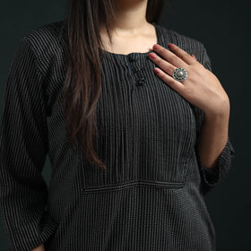 Plain Running Stitch Pintuck Cotton Straight Long Kurta for women 04