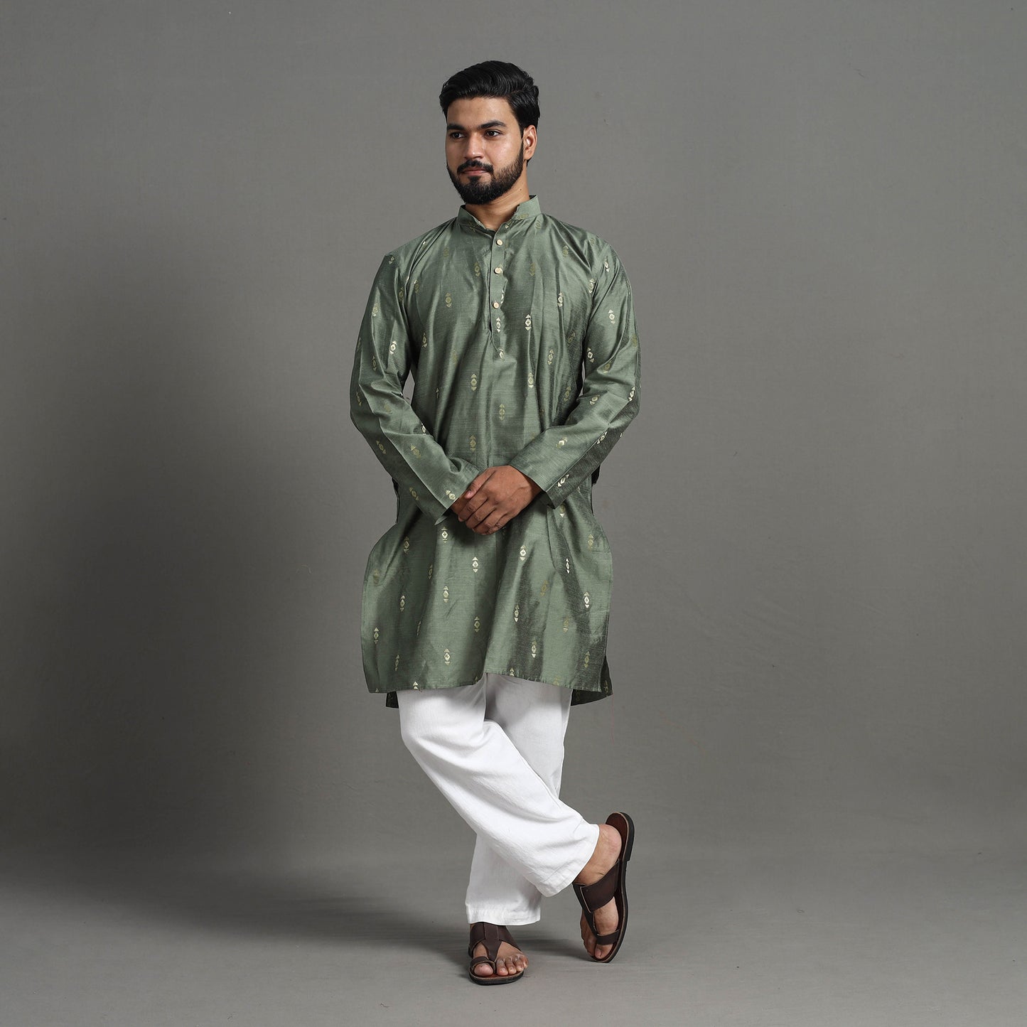 Zari Buti Spun Dupion Viscose Silk Plain Men Kurta 04