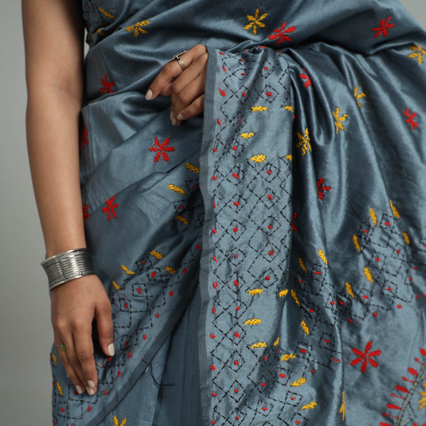 Grey - Handcrafted Bengal Nakshi Kantha Work Silk Saree 54