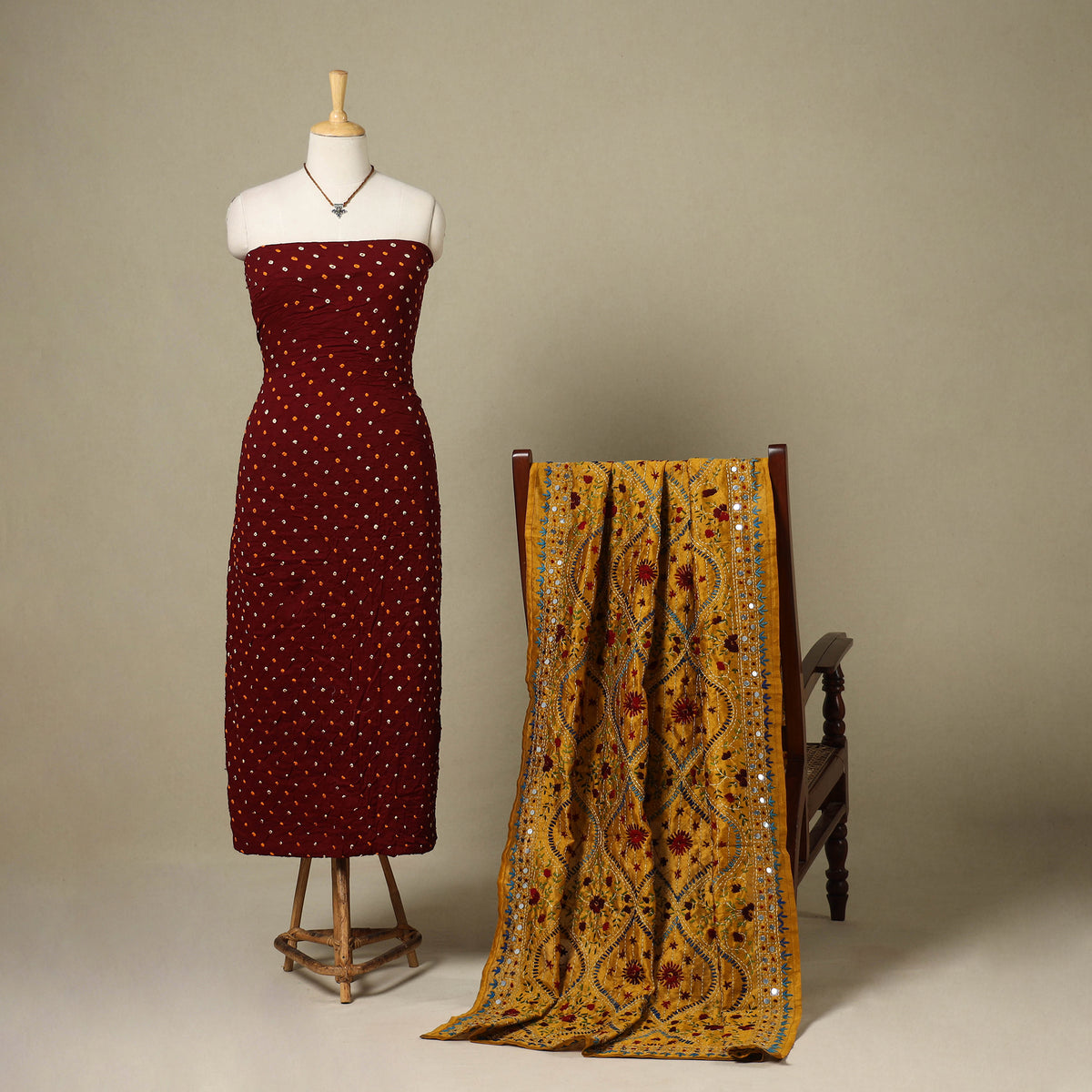 Maroon 2pc Unstitched Bandhani Dress Material with Jewellery Set