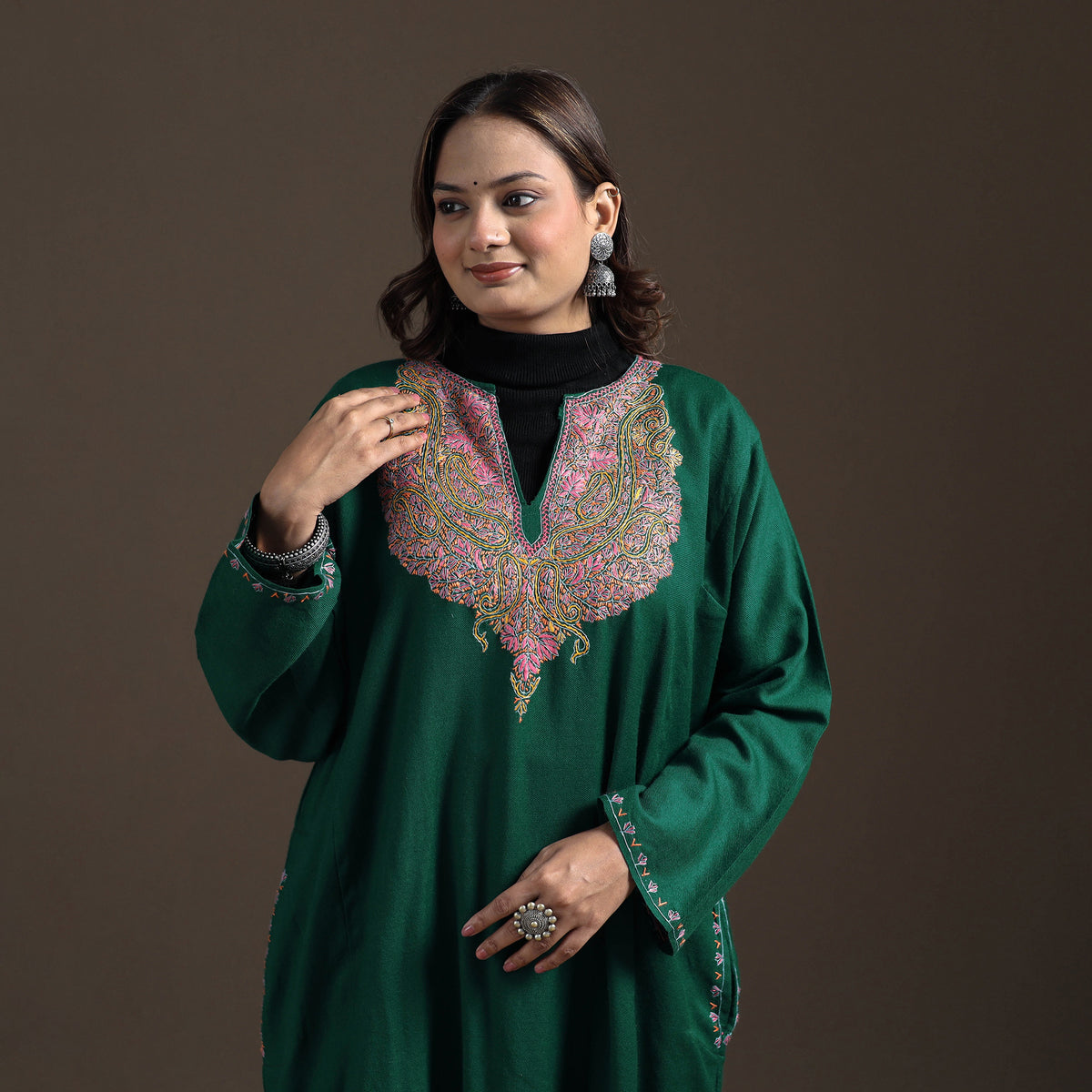 Kashmiri Sozni Hand Embroidered Handwoven Merino Wool Pheran 08