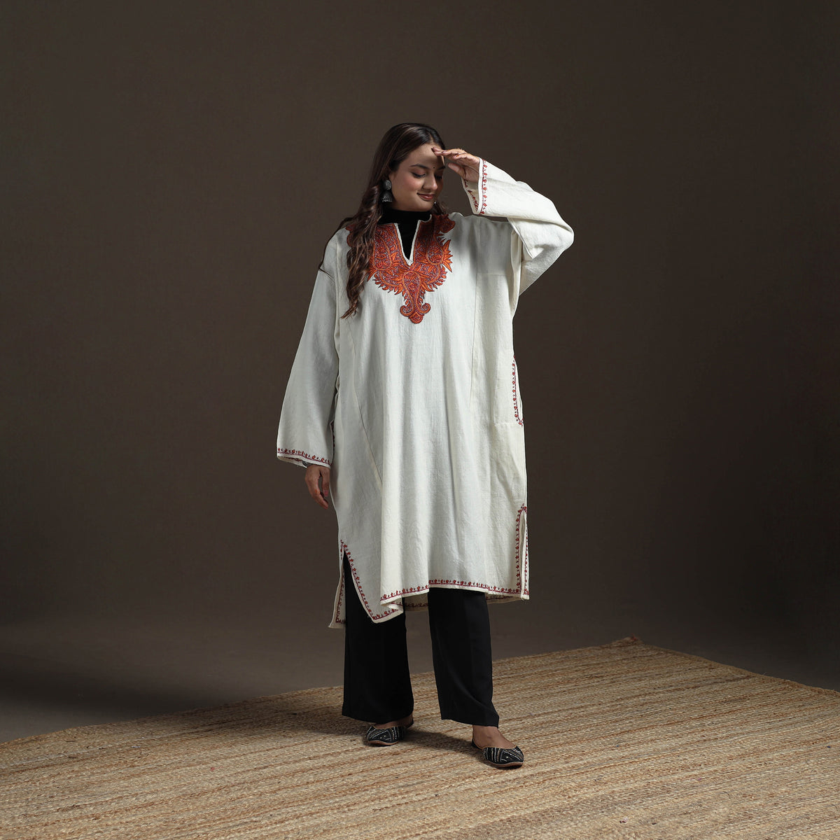Kashmiri Sozni Hand Embroidered Handwoven Merino Wool Pheran 01