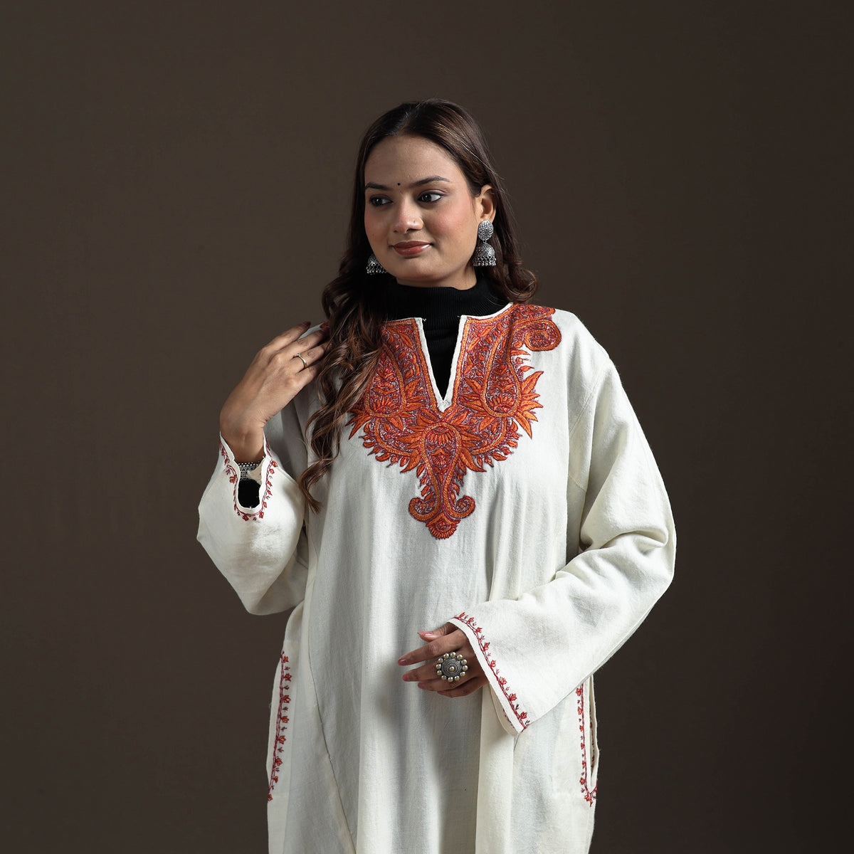 Kashmiri Sozni Hand Embroidered Handwoven Merino Wool Pheran 01