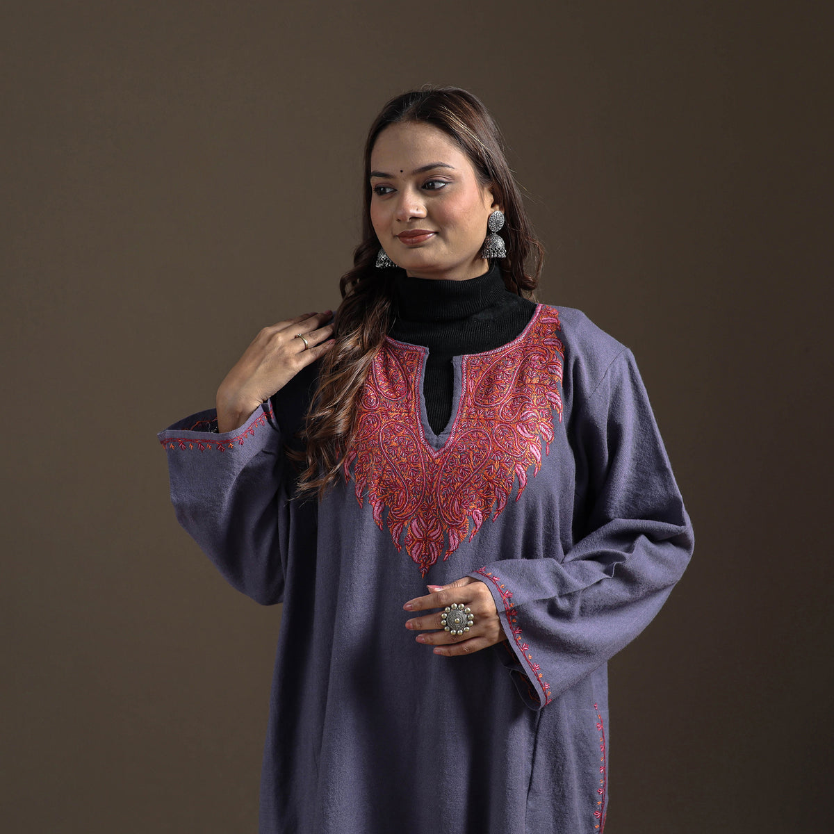 Kashmiri Sozni Hand Embroidered Handwoven Merino Wool Pheran 03