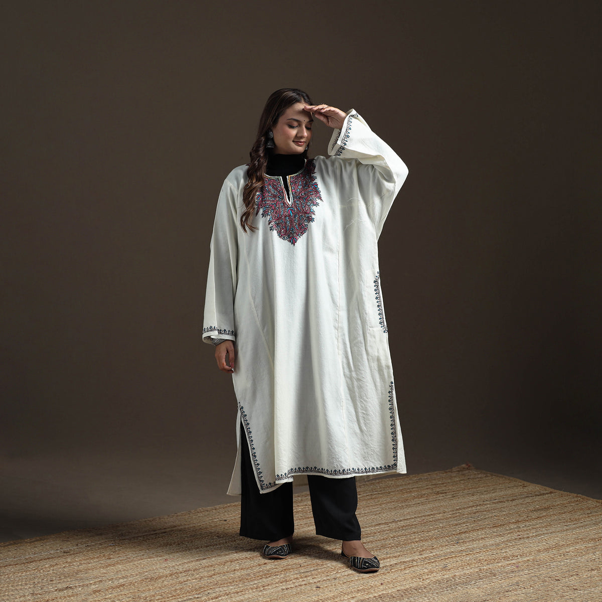 Kashmiri Sozni Hand Embroidered Handwoven Merino Wool Pheran 05