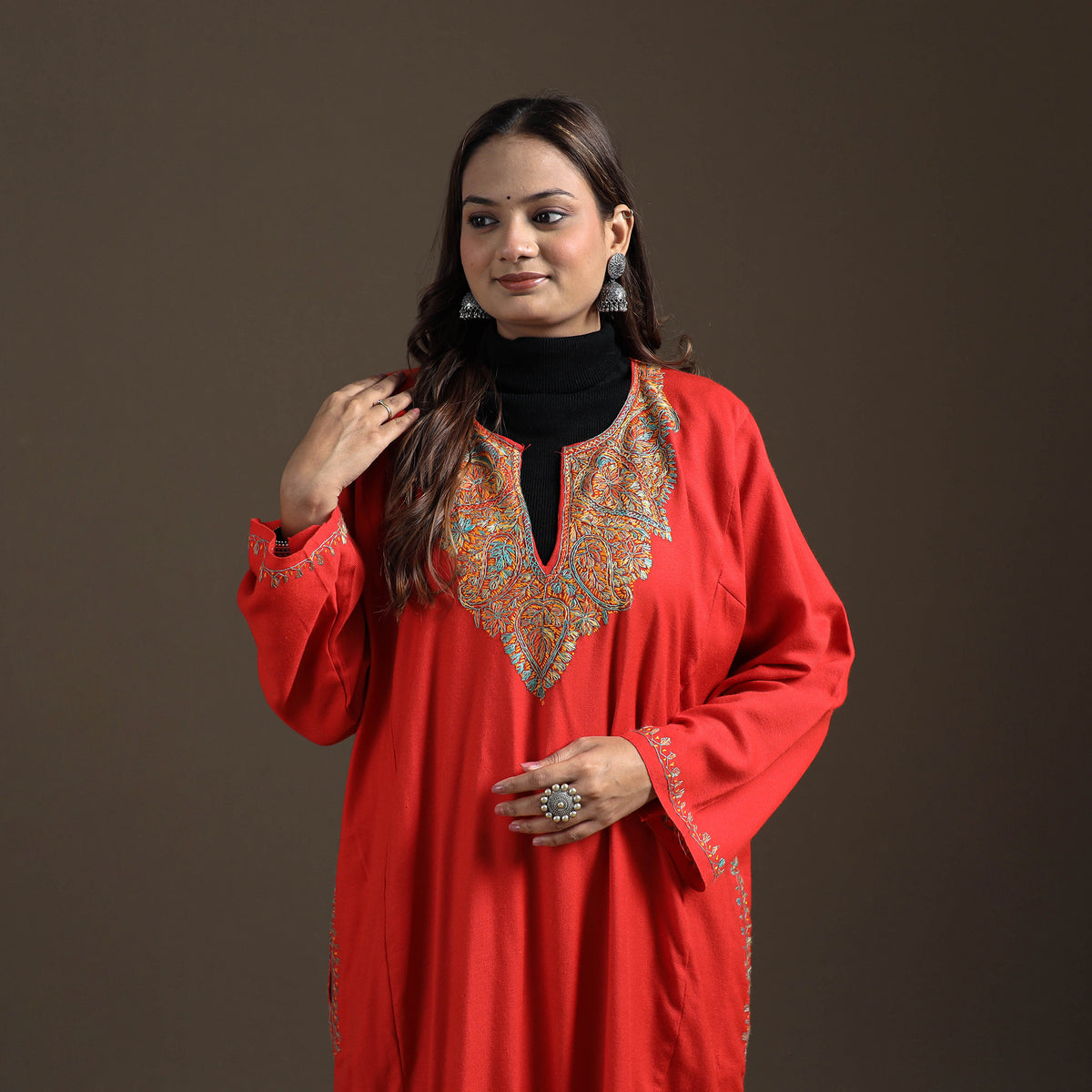 Kashmiri Sozni Hand Embroidered Handwoven Merino Wool Pheran 06