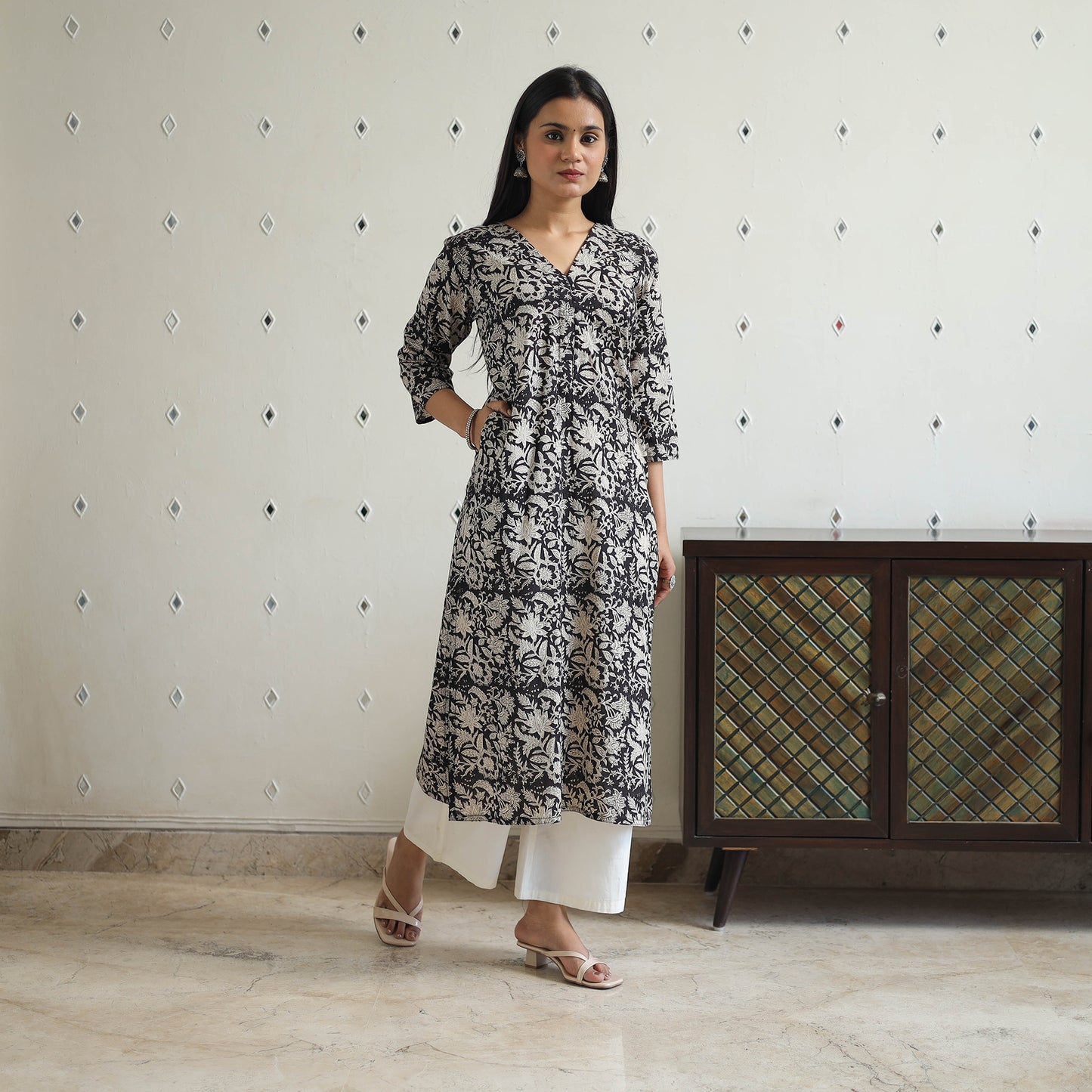 Black - Hand Block Printed Cotton Straight Bagru Kurta 08