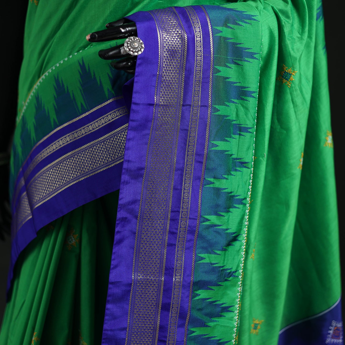 Ilkal Weave Kasuti Work Silk Cotton Zari Border Saree with Blouse Piece 08
