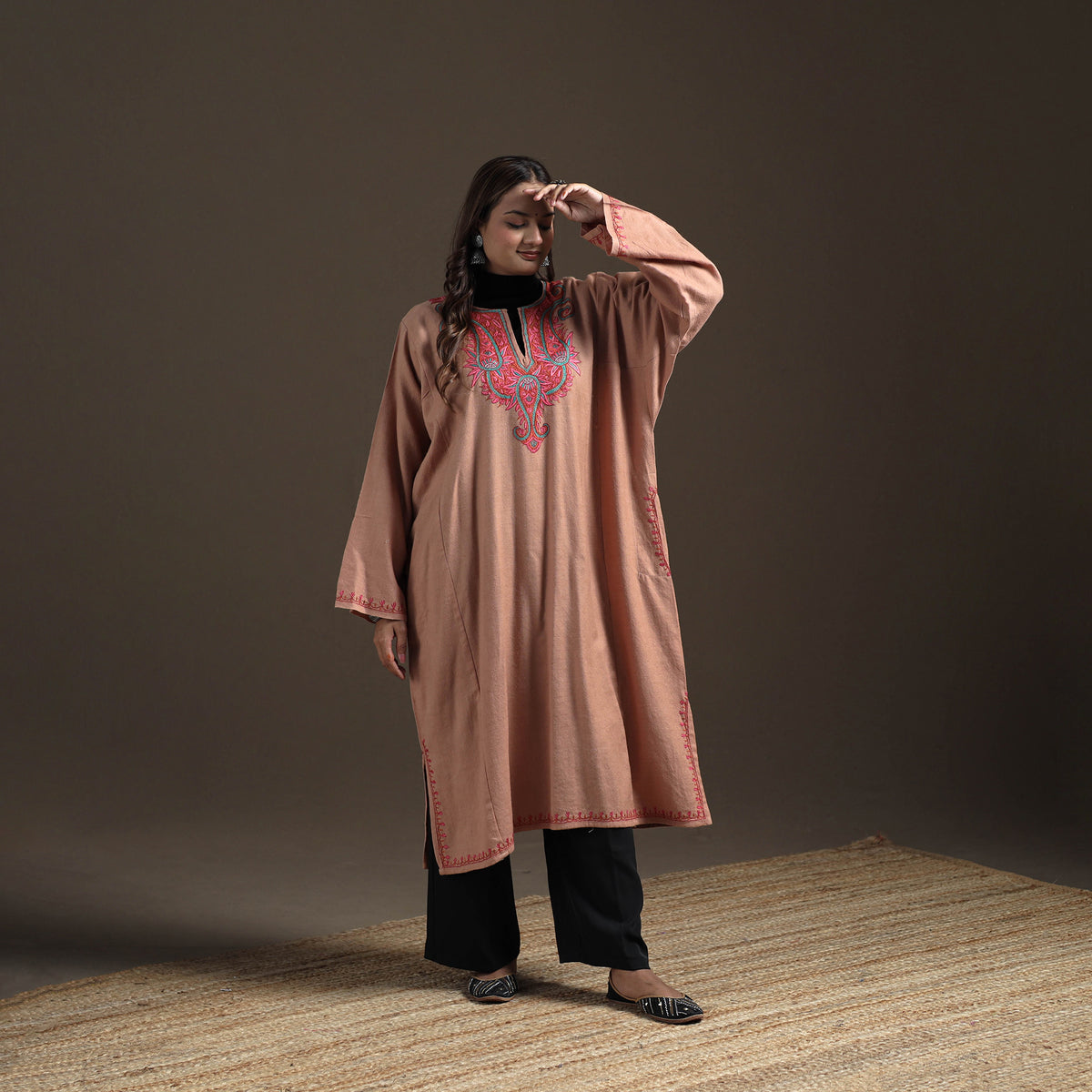 Kashmiri Sozni Hand Embroidered Handwoven Merino Wool Pheran 09
