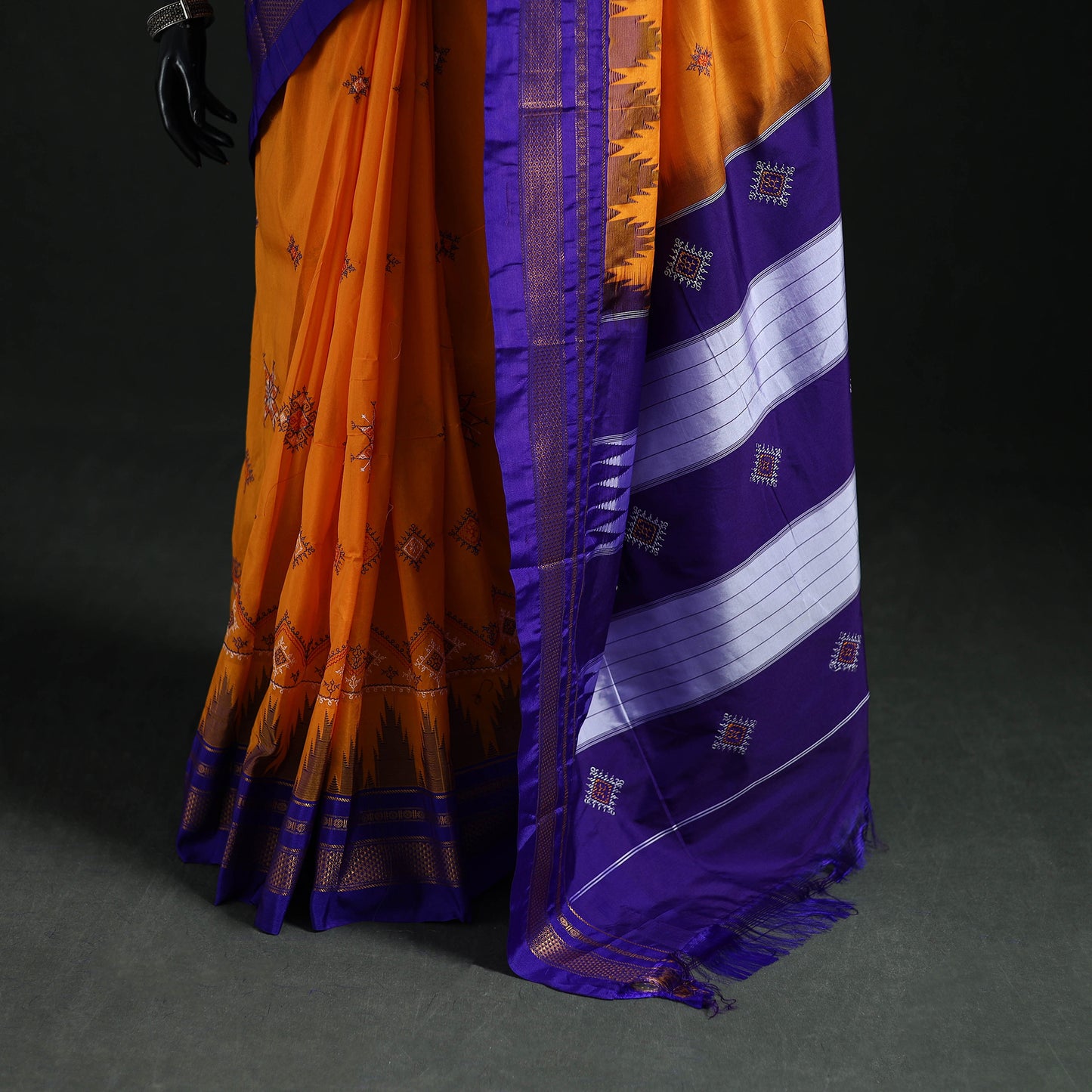 Ilkal Weave Kasuti Work Silk Cotton Zari Border Saree with Blouse Piece 10