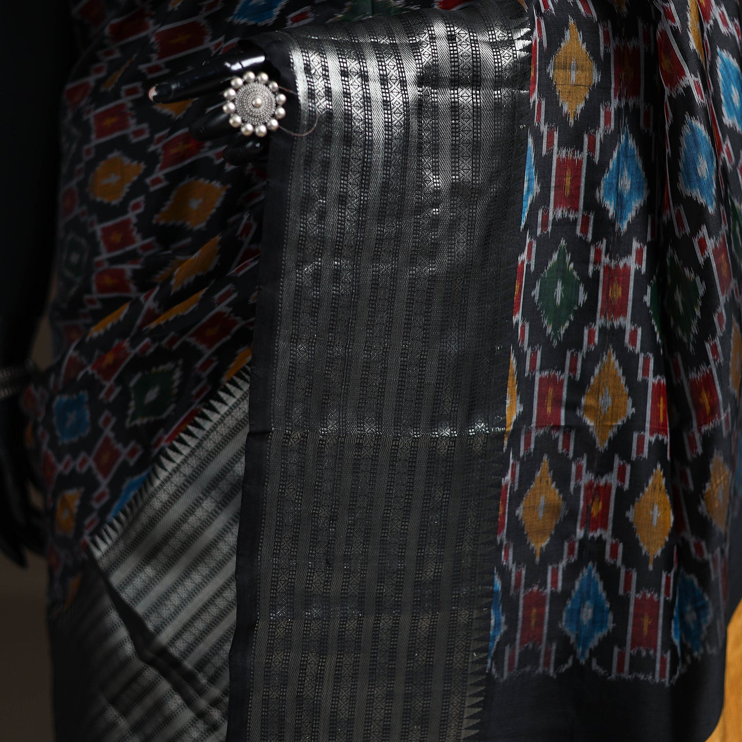 Black - Traditional Pochampally Ikat Handwoven Pure Silk Pattu Saree with Rudraksha Border 18