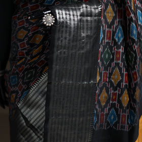 Black - Traditional Pochampally Ikat Handwoven Pure Silk Pattu Saree with Rudraksha Border 18