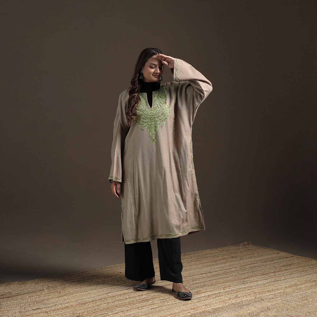Kashmiri Aari Hand Embroidered Handwoven Merino Wool Pheran 11