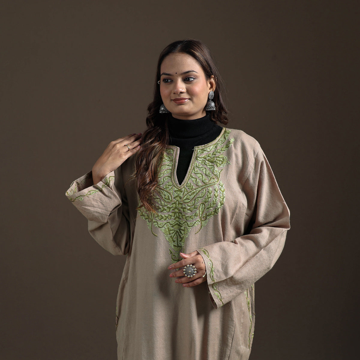 Kashmiri Aari Hand Embroidered Handwoven Merino Wool Pheran 11