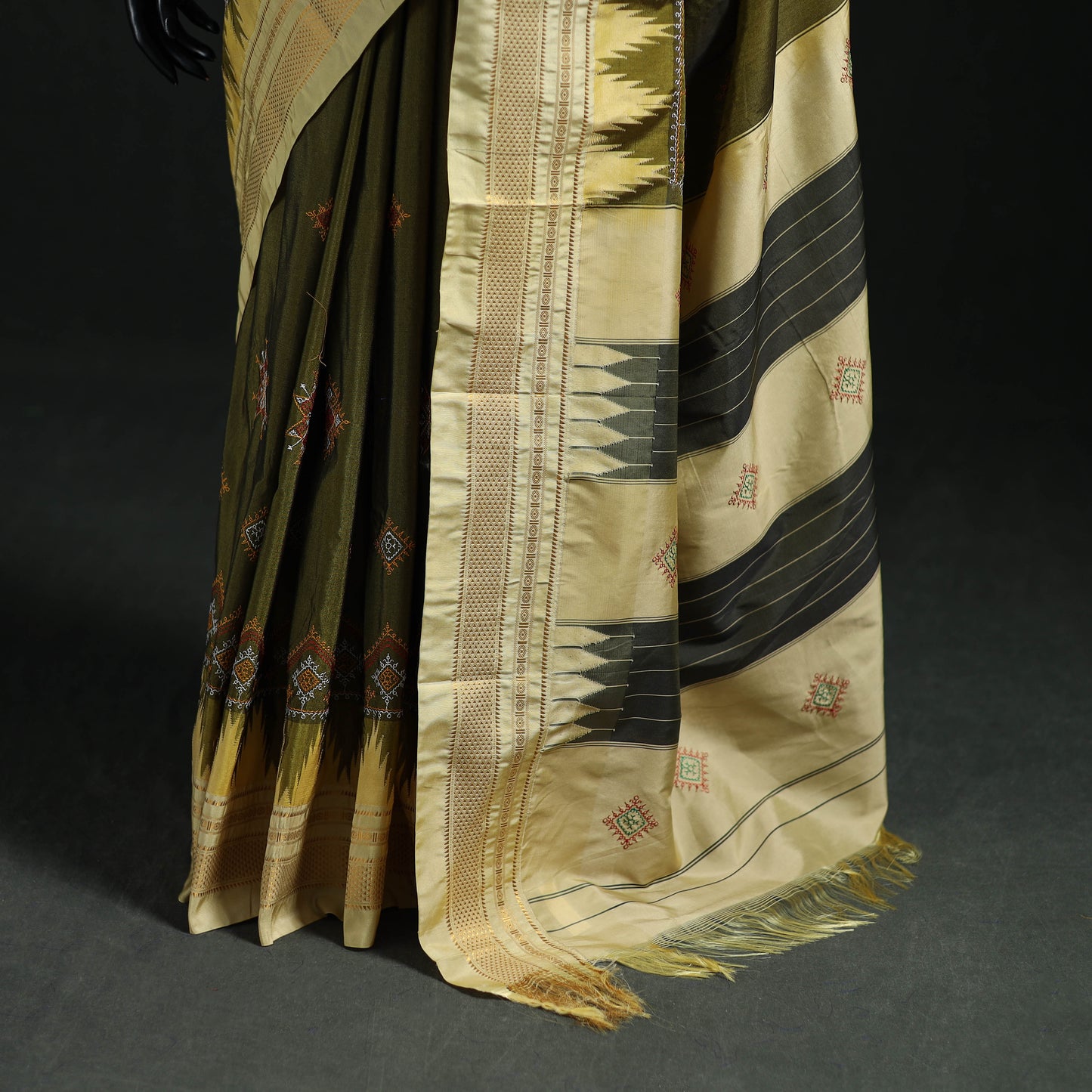 Ilkal Weave Kasuti Work Silk Cotton Zari Border Saree with Blouse Piece 13