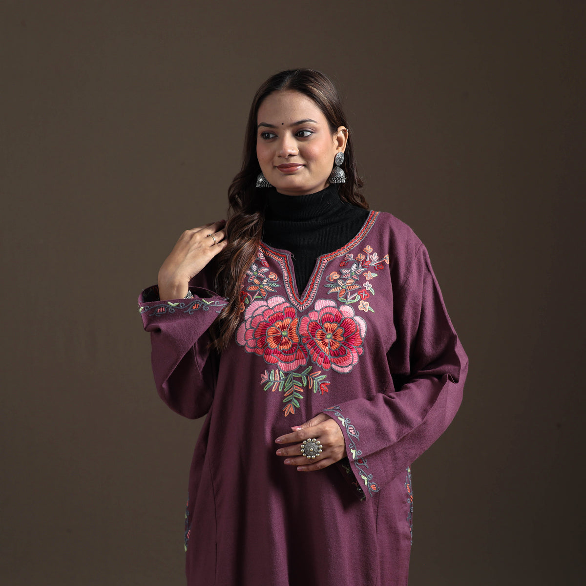 Kashmiri Aari Hand Embroidered Handwoven Merino Wool Pheran 14