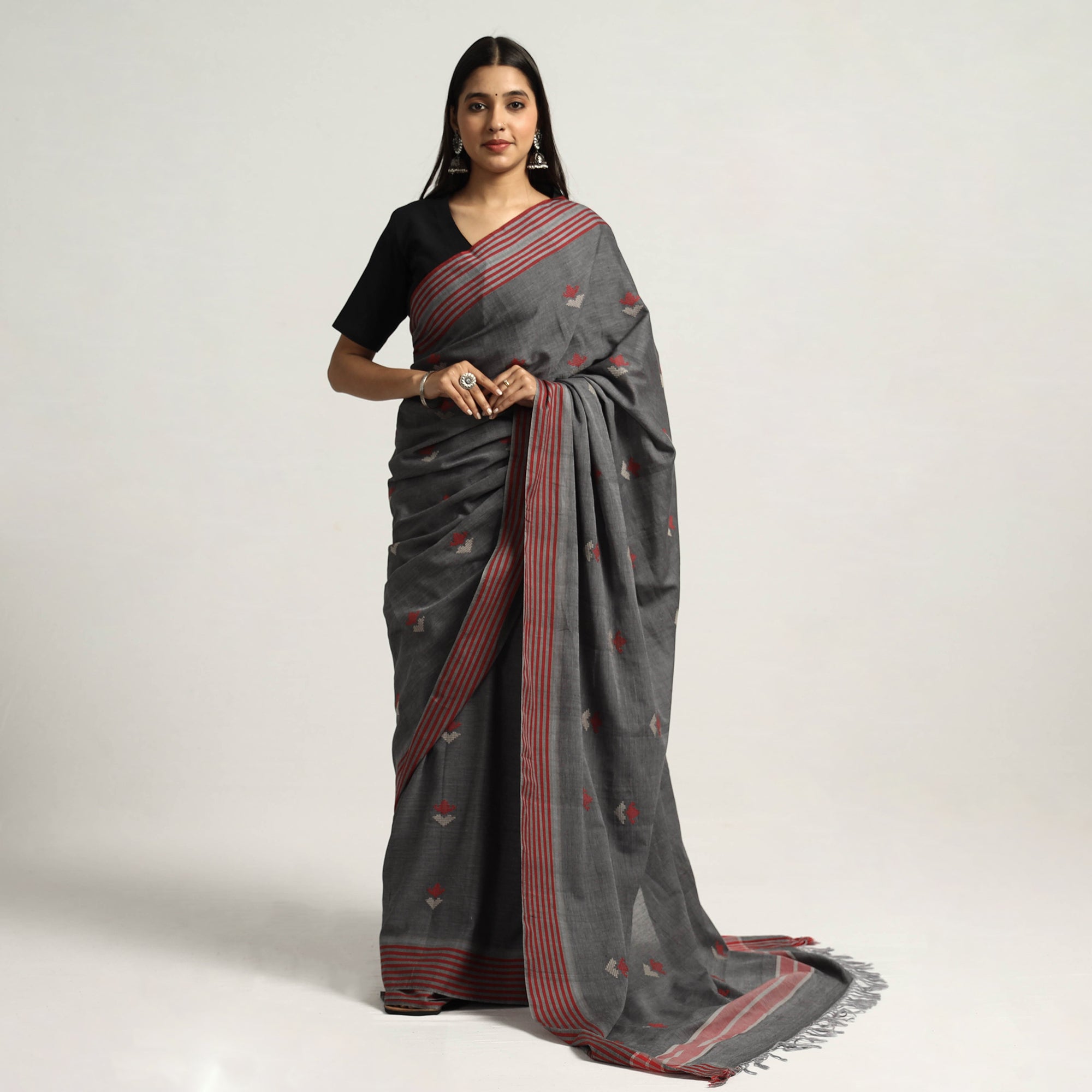 Beige - Buy Kashidakari Hand Embroidery Kerala Cotton Saree Online at iTokri.com  by ITOKRI CRAFTS INITIATIVE l iTokri आई.टोकरी