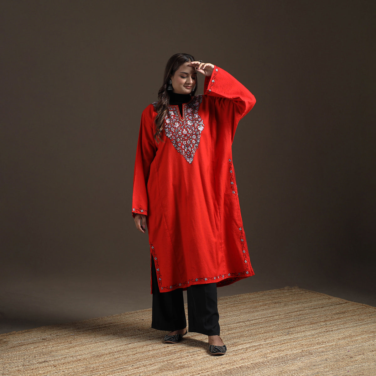 Kashmiri Sozni Hand Embroidered Handwoven Merino Wool Pheran 16