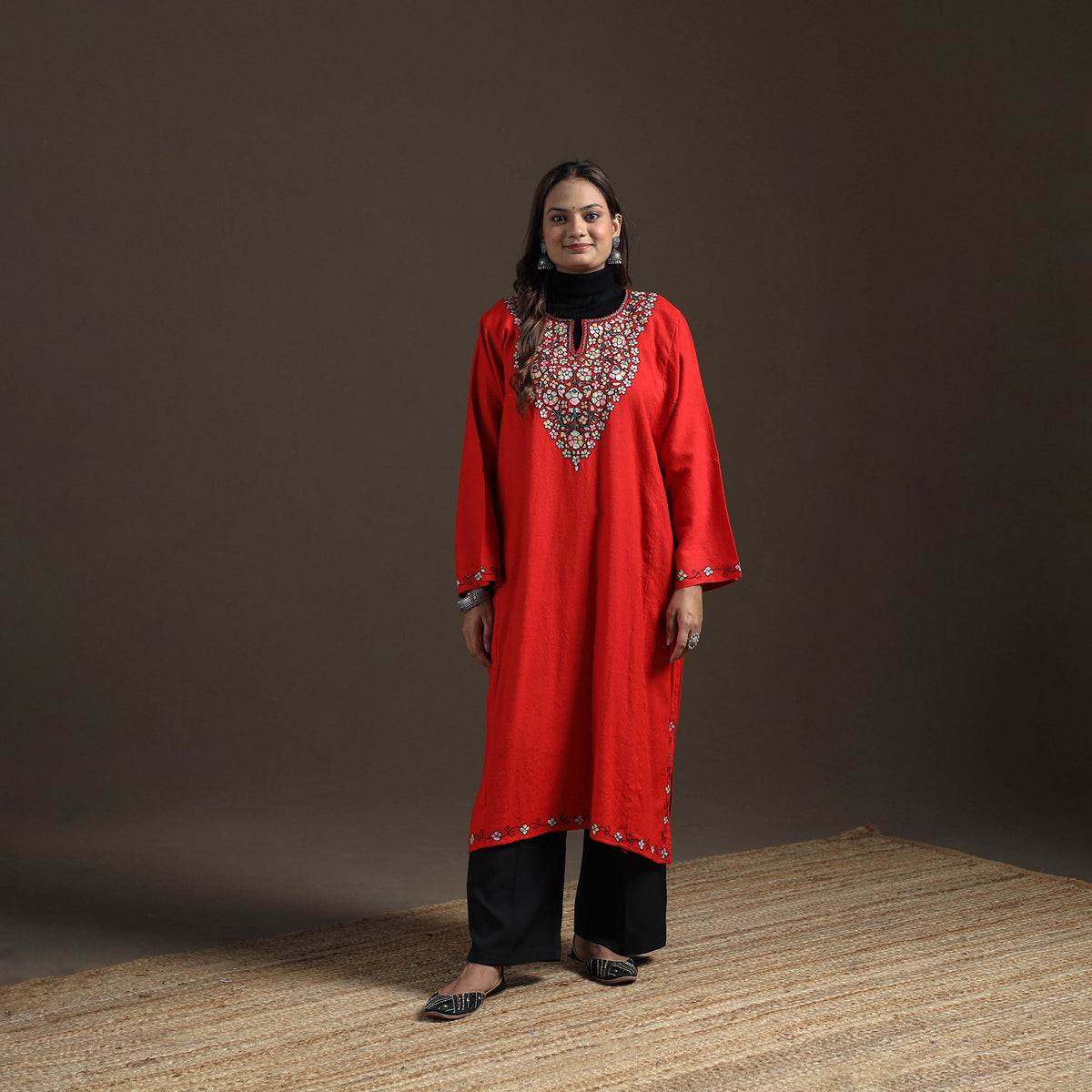 Kashmiri Sozni Hand Embroidered Handwoven Merino Wool Pheran 17