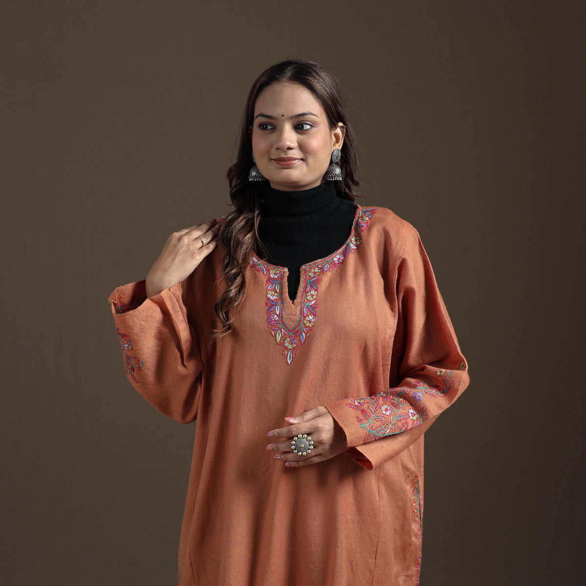 Kashmiri Sozni Hand Embroidered Handwoven Merino Wool Pheran 19