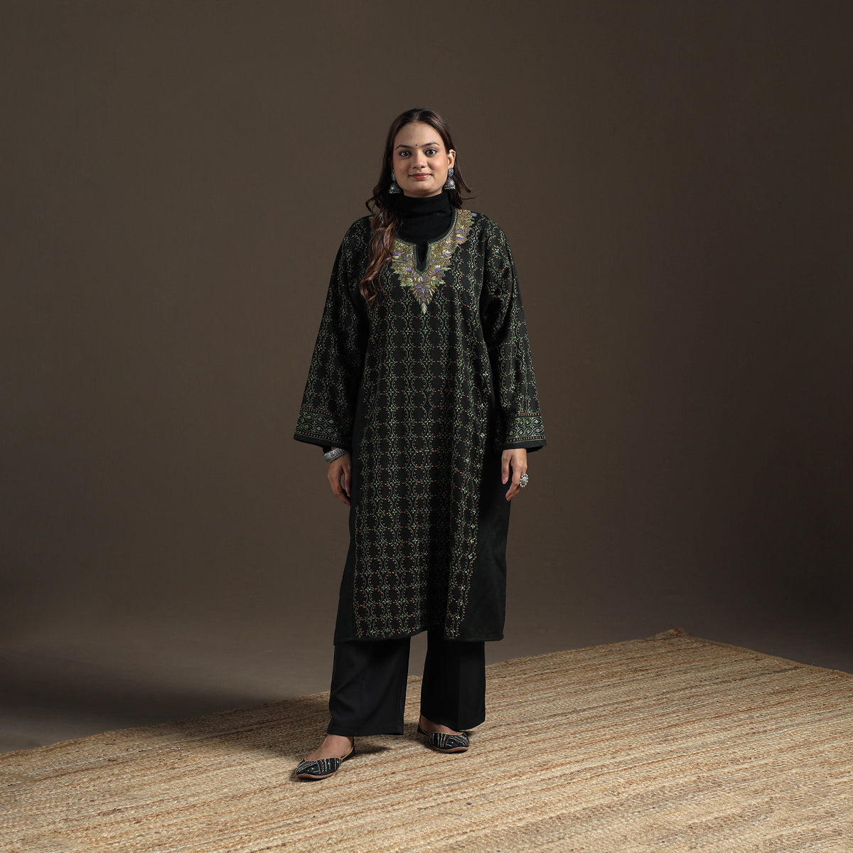 Kashmiri Heavy Sozni Hand Embroidered Handwoven Merino Wool Pheran 20