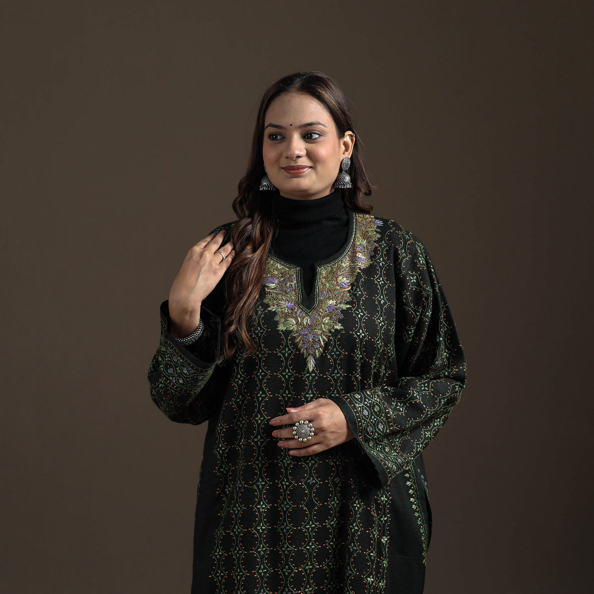 Kashmiri Heavy Sozni Hand Embroidered Handwoven Merino Wool Pheran 20