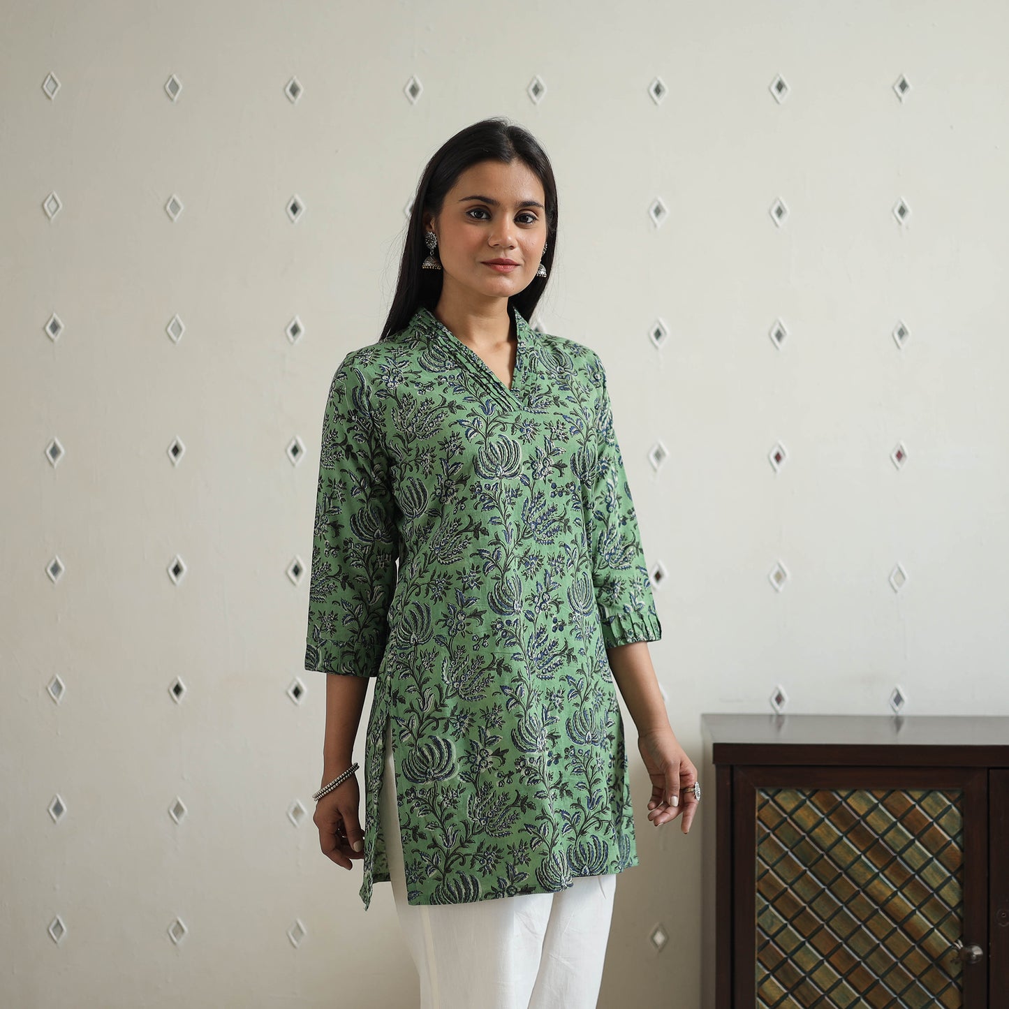 Green - Hand Block Printed Cotton Short Bagru Kurta 09